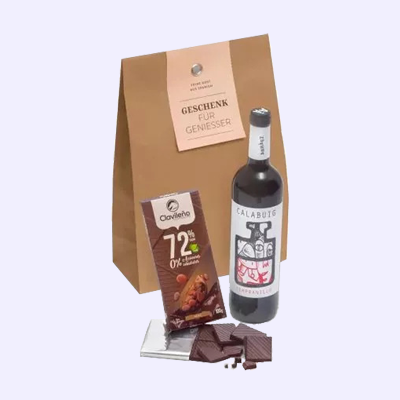 Almanya Tempranillo Şarap ve Çikolata resmi